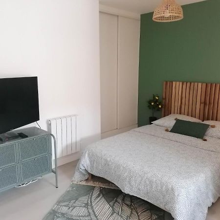 Le Studio Vert Climatise Situe 10 Min De Blaye Et De Sa Citadelle Apartman Eyrans-de Soudiac Kültér fotó
